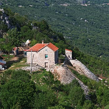 Apprendre l'albanais